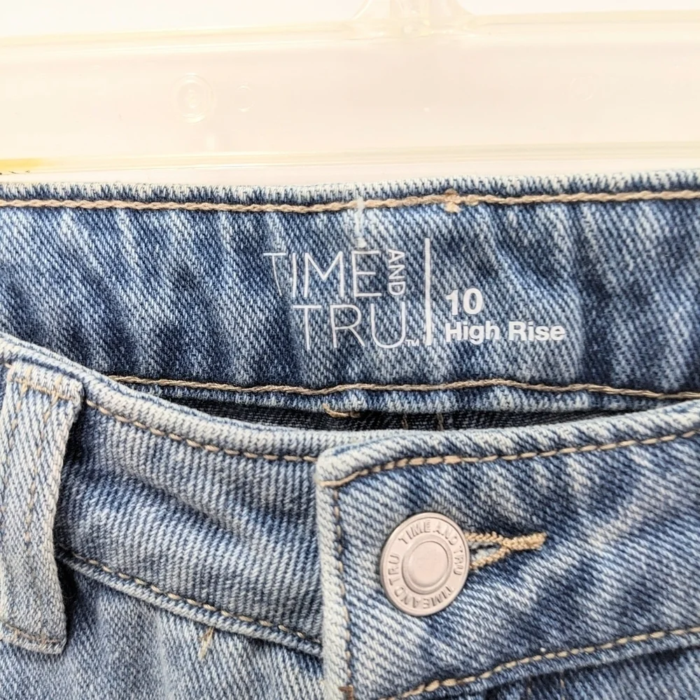 Time and Tru Women's High-Rise Boyfriend Jeans